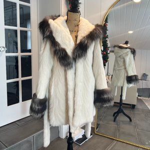 Dasco White coat Gray Fur with hoodie